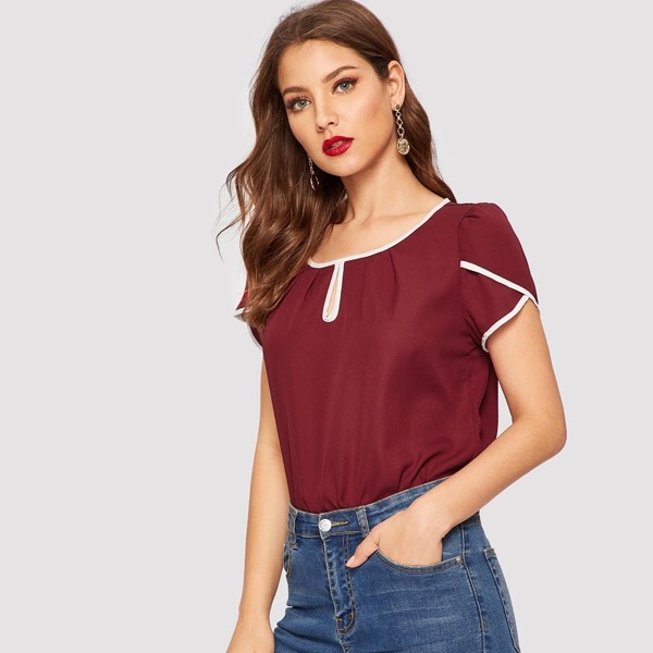 

Contrast Piping Trim Keyhole Front Top