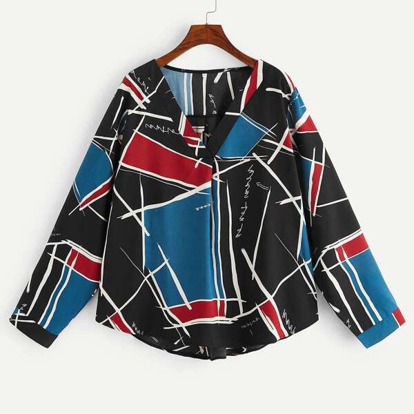 

Plus V-neck Geo Pattern Blouse