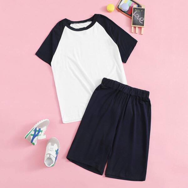 

Boys Raglan Sleeve Pajama Set