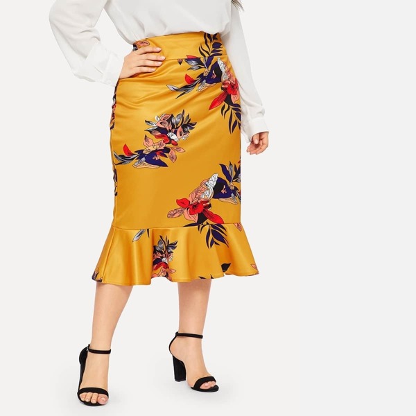

Plus Floral Print Ruffle Hem Skirt
