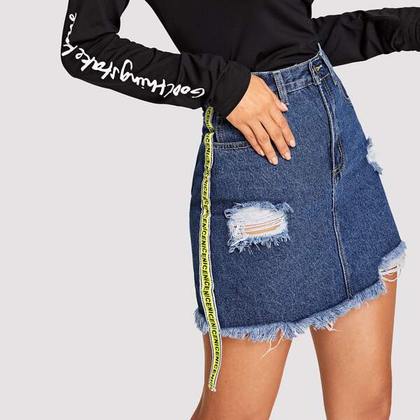 

Ripped Detail Frayed Trim Denim Skirt