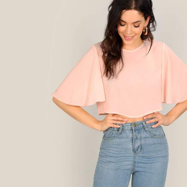 

Flutter Sleeve Keyhole Back Crop Top