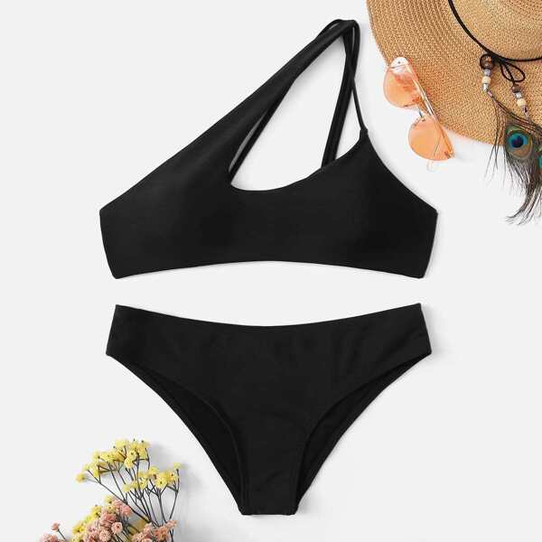 

Cut-out One Shoulder Top With Panty Bikini