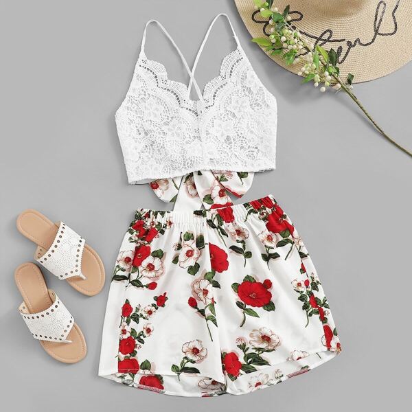 

Contrast Lace Knot Back Top With Floral Print Shorts