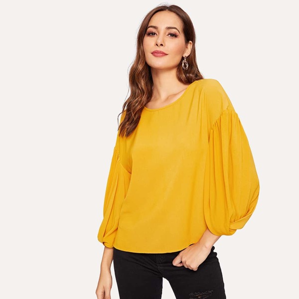 

Keyhole Back Drop Shoulder Bishop Sleeve Top