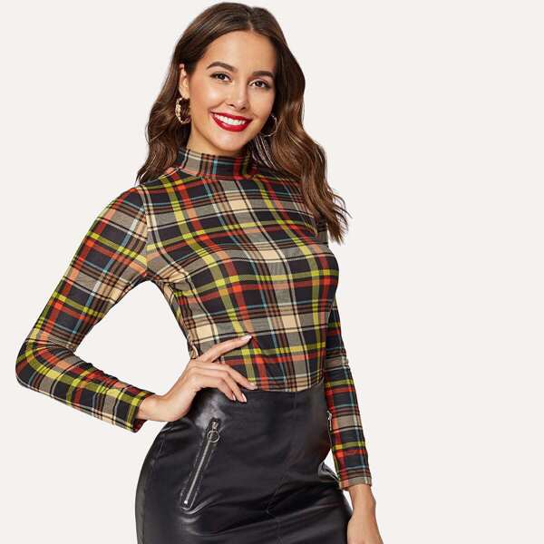 

Mock Neck Plaid Fitted Top