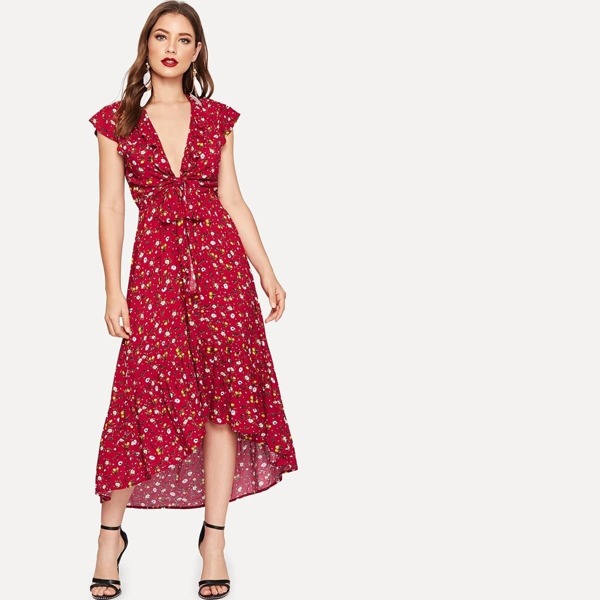 

Knot Front Plunge Ditsy Floral Dress