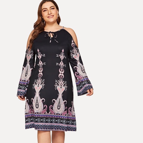 

Plus Cold Shoulder Paisley Print Dress