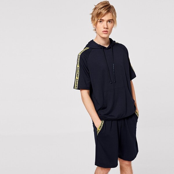 

Men Letter Tape Raglan Sleeve Hoodie & Shorts Set, Navy