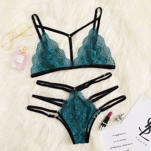 

Ladder Cut-out Lace Lingerie Set