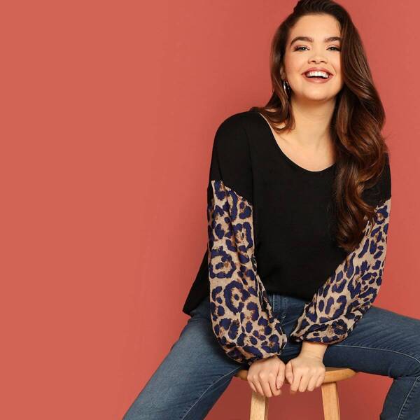 

Plus Drop Shoulder Leopard Lantern Sleeve Top