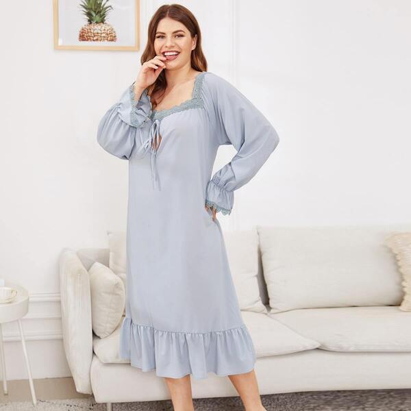 

Plus Contrast Lace Ruffle Hem Night Dress, Blue