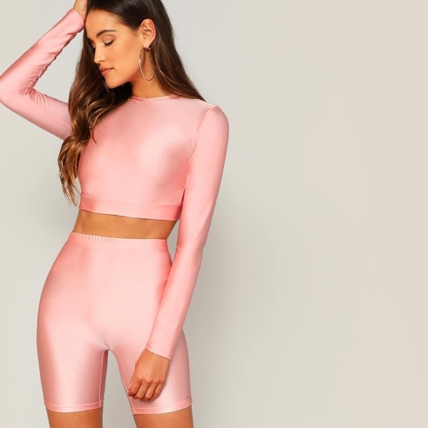 

V-cut Back Crop Top and Leggings Shorts Set