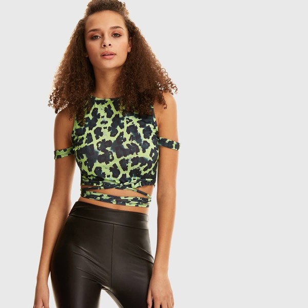 

Criss-cross Tie Back Leopard Crop Tee