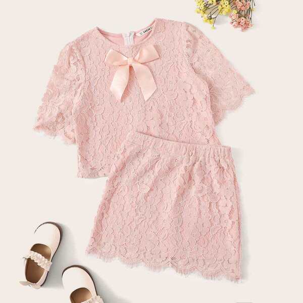 

Girls Knot Bow Detail Scalloped Eyelash Lace Top & Skirt Set, Pink