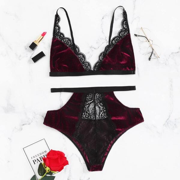 

Contrast Lace Velvet Lingerie Set