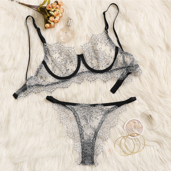 

Floral Lace Underwire Lingerie Set