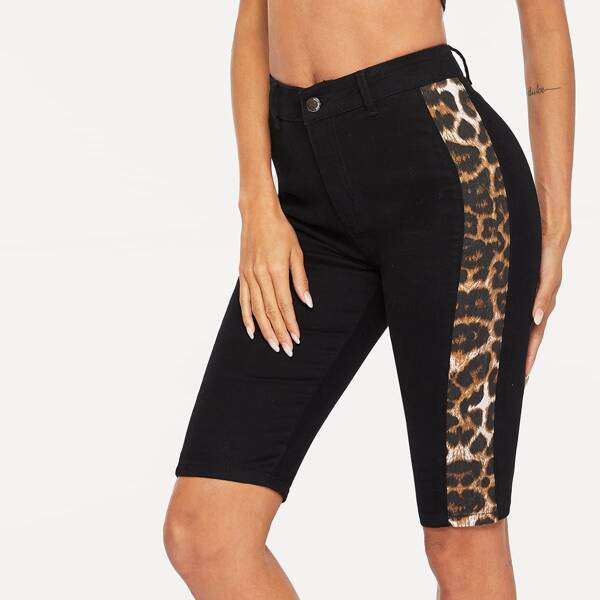 

Leopard Panel Side Skinny Denim Shorts