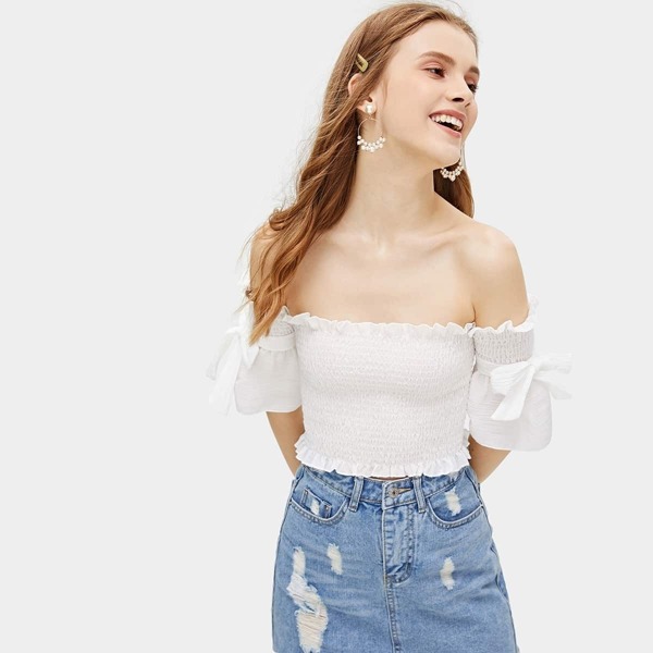 

Knot Sleeve Ruffle Trim Tee