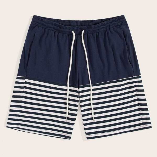 

Men Drawstring Waist Pocket Patched Striped Shorts