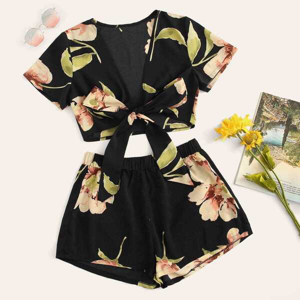 

Floral Print Knot Front Top With Shorts