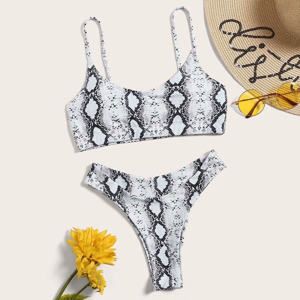 

Бикини с высоким вырезом и змеиным принтом, Чёрнобелые