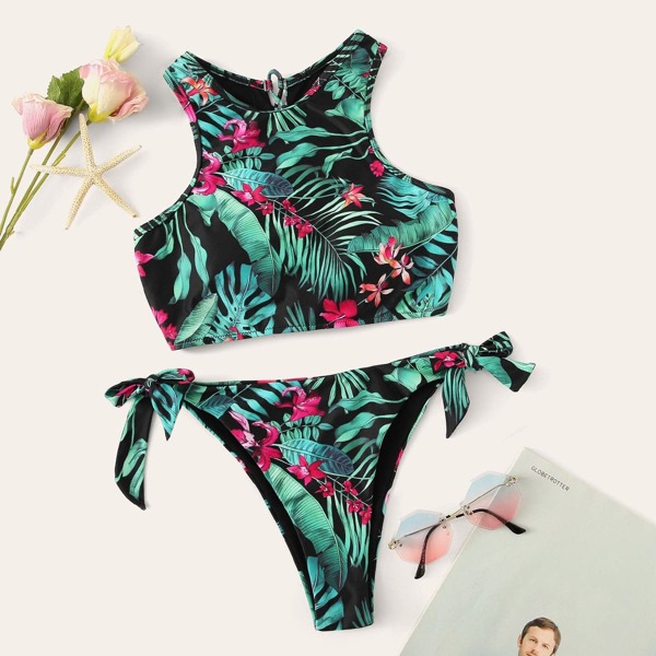 

Random Tropical Lace-up Top With Tie Side Bikini