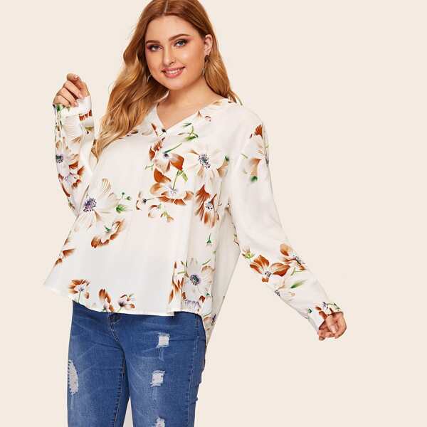 

Plus V-neck Floral Curved Hem Blouse