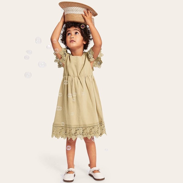 

Toddler Girls Floral Lace Insert Babydoll Dress, Khaki