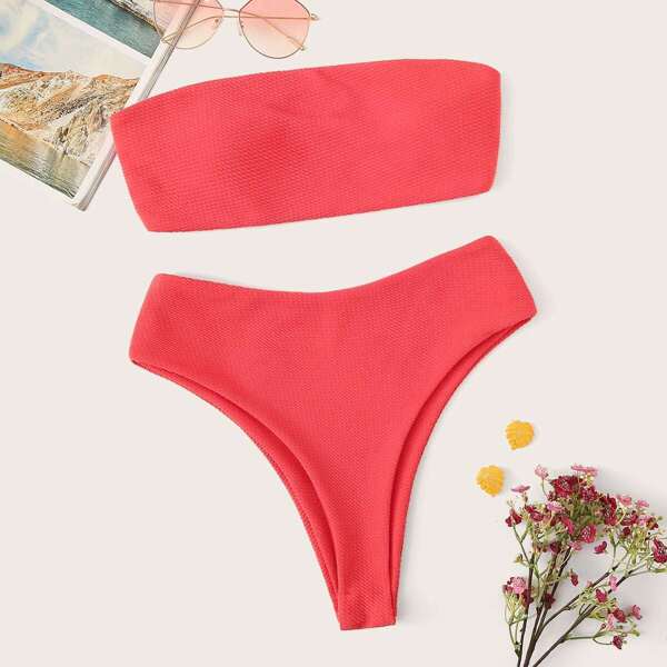 

Bandeau Top With High Cut Bikini