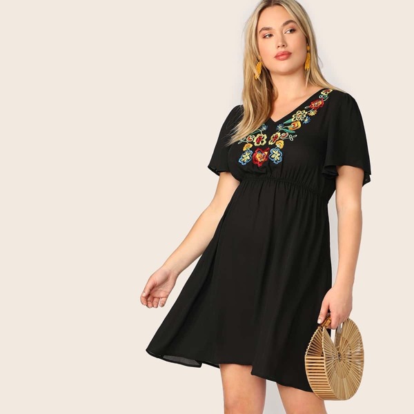 

Plus V-neck Embroidery Floral Ruffle Shoulder Dress, Black