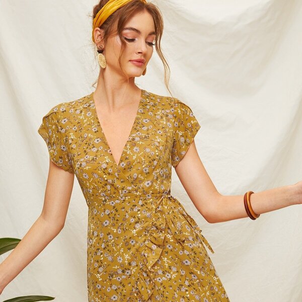 

Ruffle Trim Ditsy Floral Surplice Dress, Yellow