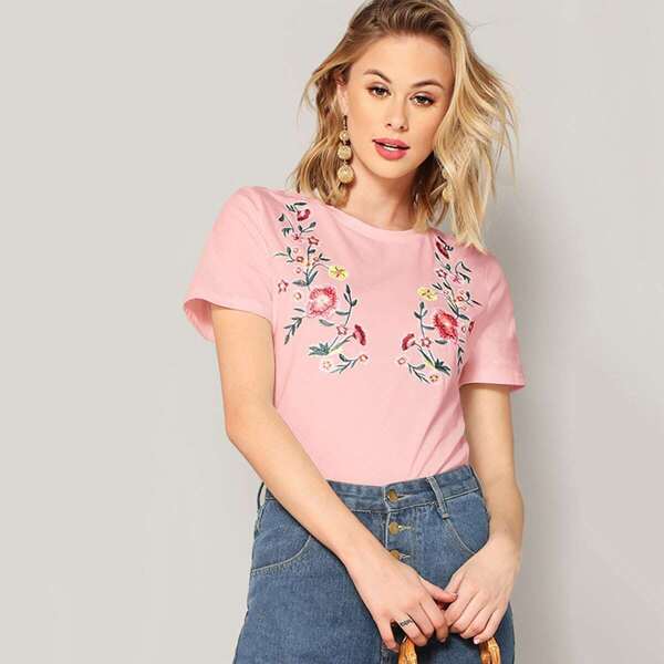 

Floral Embroidery Top, Pink pastel