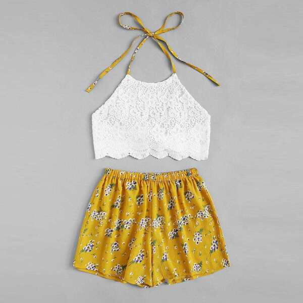 

Plus Lace Scallop Hem Top With Floral Print Shorts