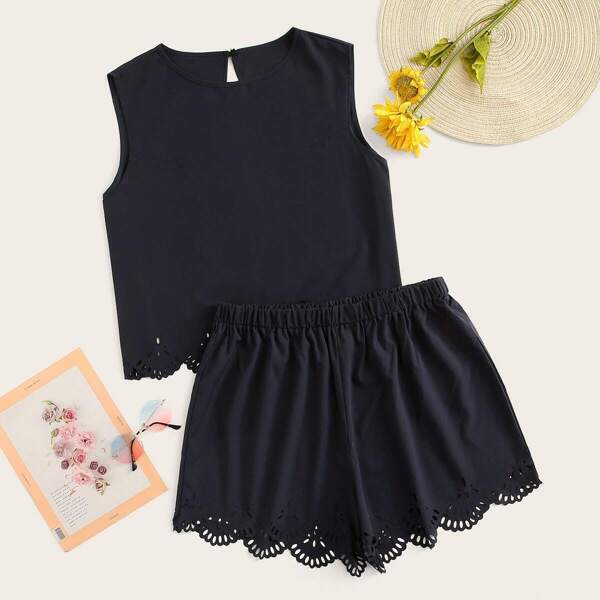 

Plus Scallop Trim Button Keyhole Back Top With Shorts
