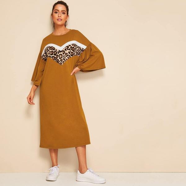 

Bell Sleeve Leopard Print Hijab Dress
