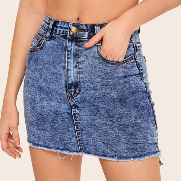 

Raw Hem Pocket Detail Denim Skirt