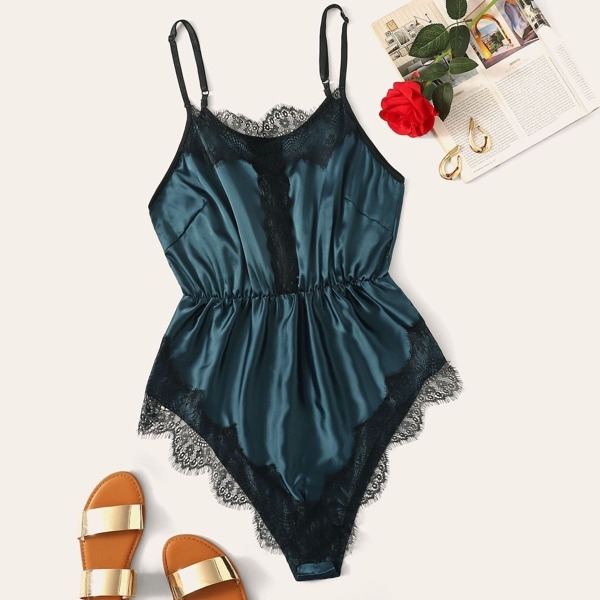 

Plus Contrast Lace Scalloped Trim Satin Romper Bodysuit