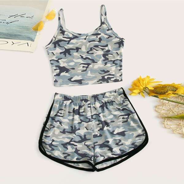 

Camo Print Crop Cami & Contrast Binding Shorts Set, Multicolor