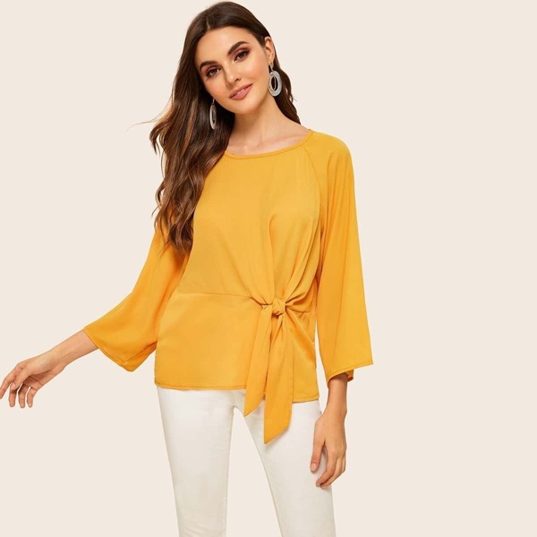 

Solid Raglan Sleeve Knotted Front Top