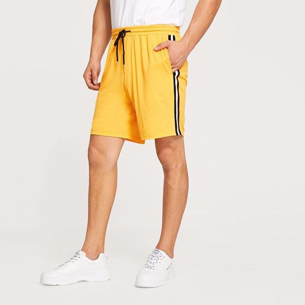 

Men Drawstring Waist Striped Tape Side Shorts