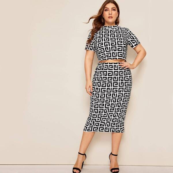 

Plus Greek Fret Crop Top and Bodycon Skirt Set