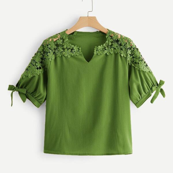 

Plus Guipure Lace Knot Cuff Blouse