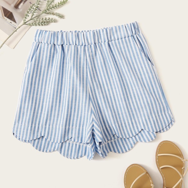 

Elastic Waist Striped Scallop Hem Shorts
