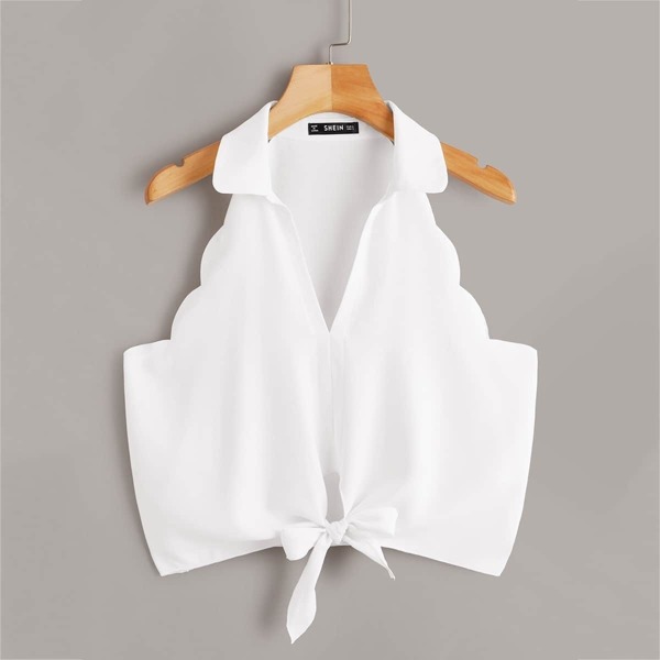 

Scallop Trim Knot Front Crop Top