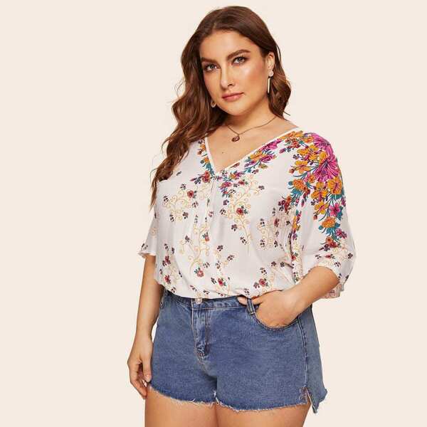 

Plus Floral Print V-neck Blouse, White