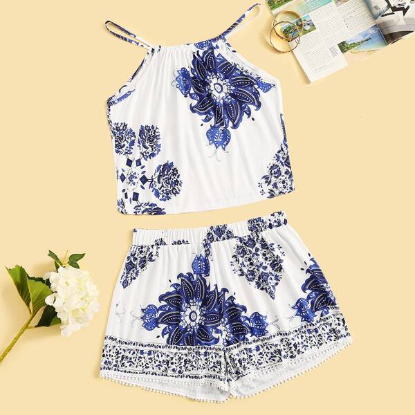 

Plus Floral Print Cami Top With Contrast Lace Shorts