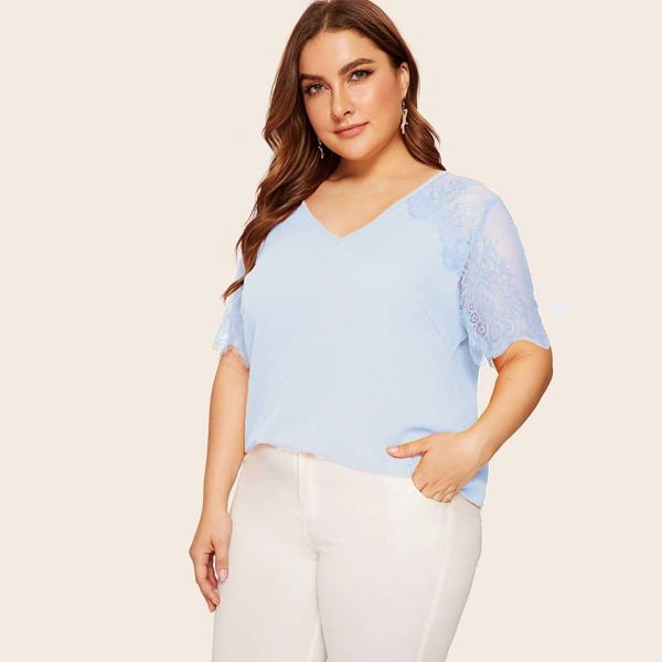 

Plus V-neck Floral Lace Sleeve Top