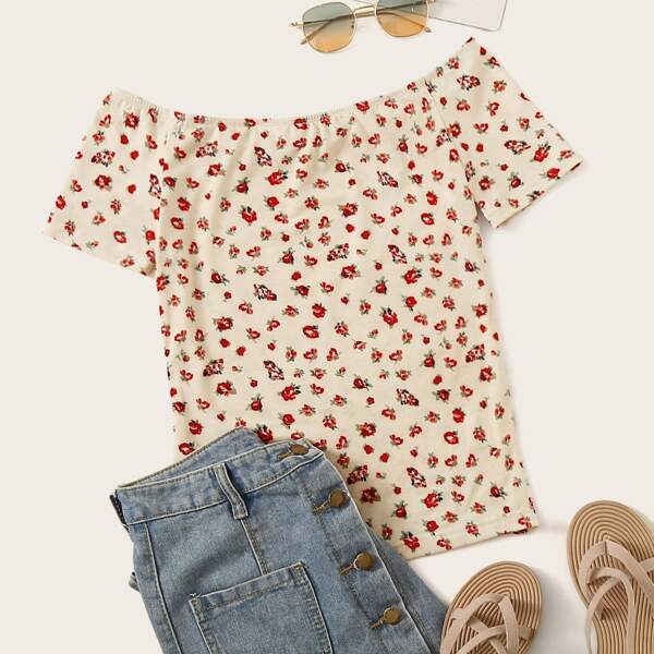 

Off Shoulder Ditsy Floral Form Fitted Top