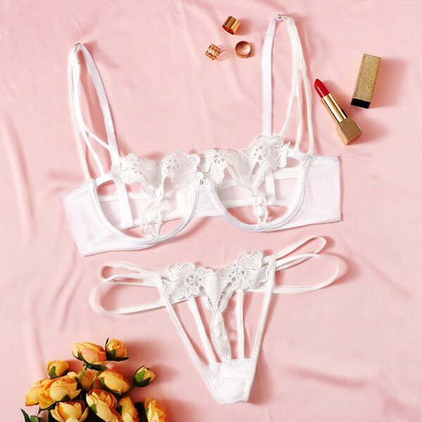 

Appliques Cutout Underwire Lingerie Set